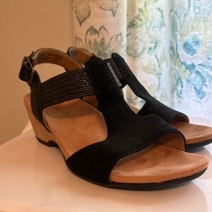 Vionic Women's Paradise Kaytie Backstrap Wedges - size 7